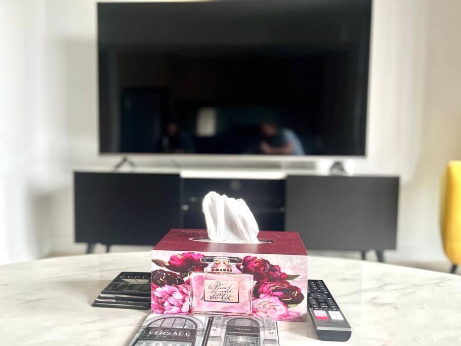 Wow City Views Luxury 2 Bed 2 Bath Wi-fi Car Space Apartment