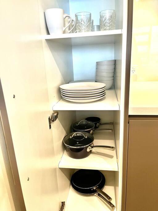 Wow City Views Luxury 2 Bed 2 Bath Wi-fi Car Space Apartment Sydney